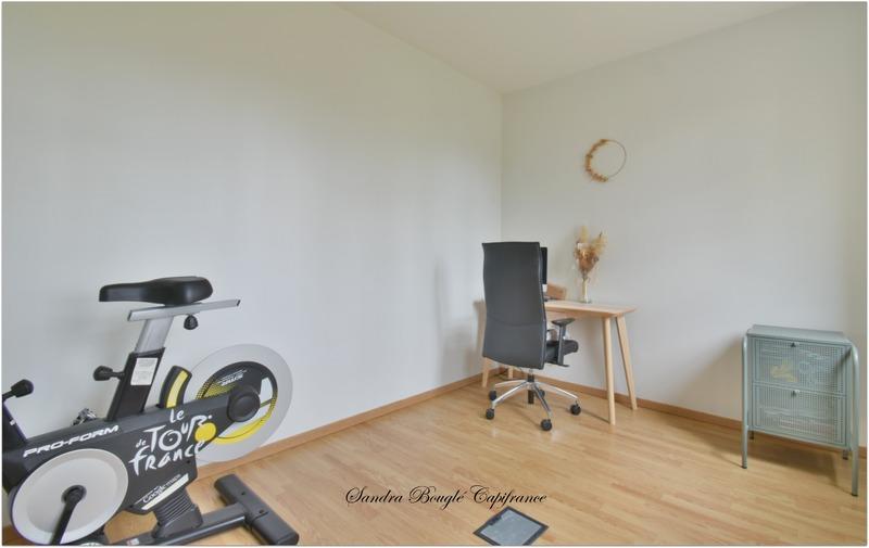 Maison - 216 m² - 9 pièces