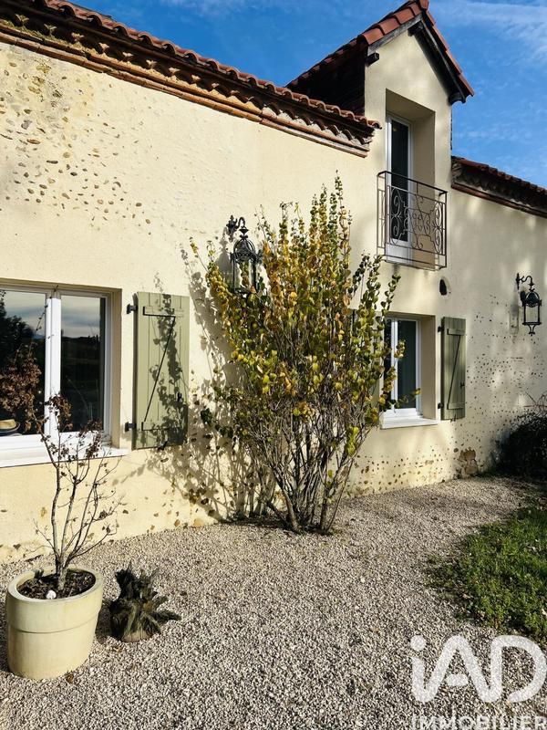 Maison - 240 m² - 8 pièces