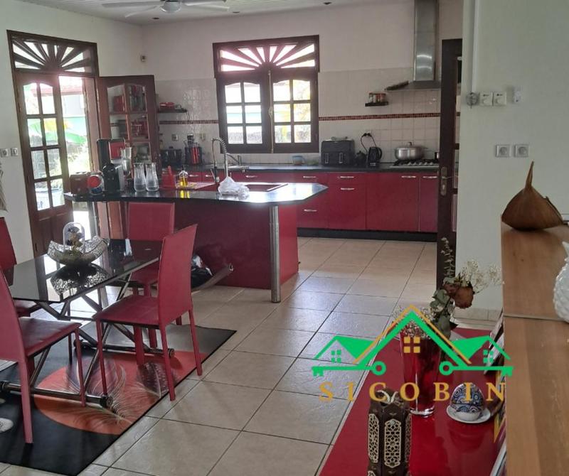 Maison - 173 m² - 7 pièces