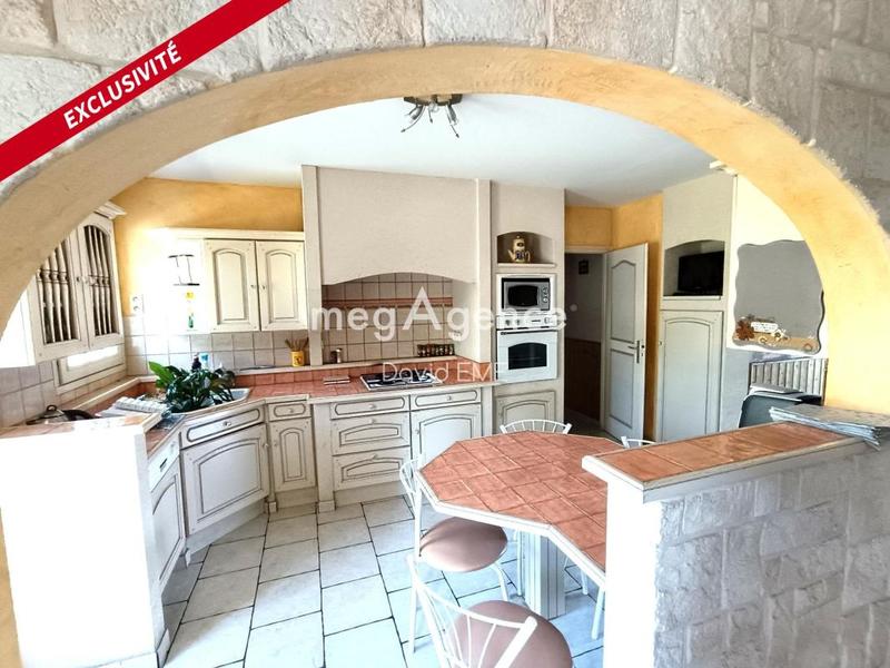 Maison traditionnelle - 131 m² - 6 pièces