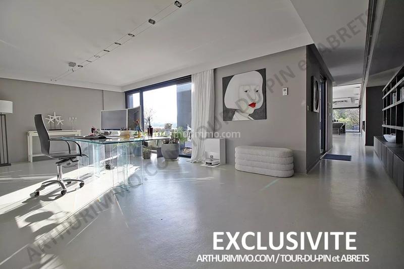 Maison - 222 m² - 6 pièces