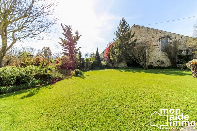 Maison - 311 m² - 7 pièces