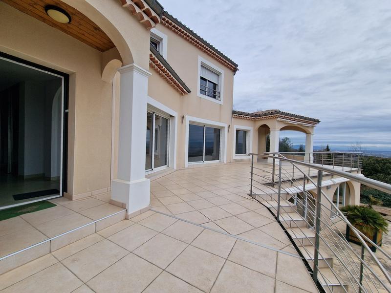 Villa - 185 m² - 4 pièces