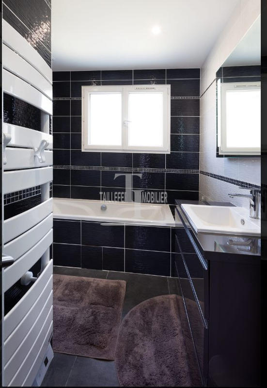 Villa - 180 m² - 6 pièces