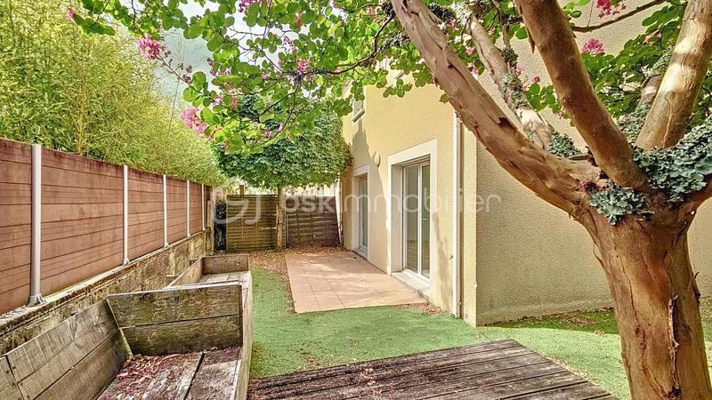 Maison - 85 m² - 4 pièces