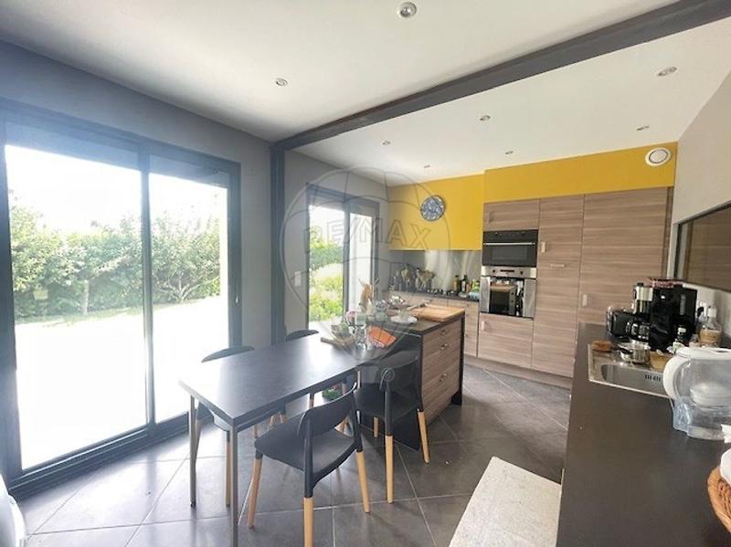 Maison - 143 m² - 6 pièces