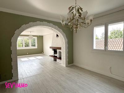 Maison - 168 m² - 7 pièces