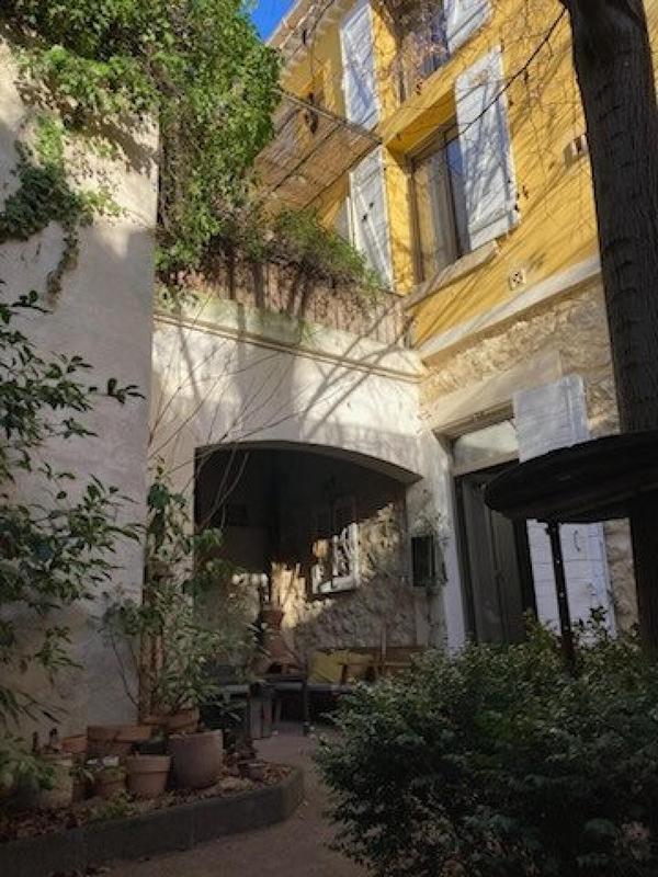 Maison - 290 m² - 8 pièces