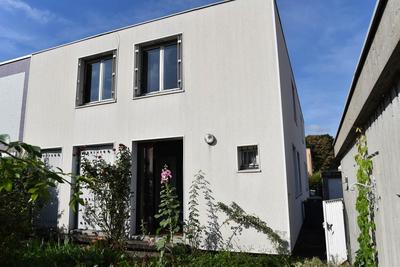 Maison jumelée - 105 m² - 5 pièces