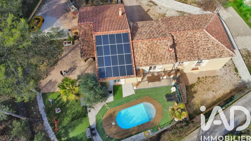 Maison - 200 m² - 7 pièces