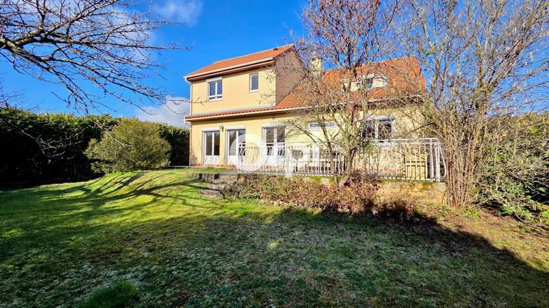 Maison - 227 m² - 7 pièces