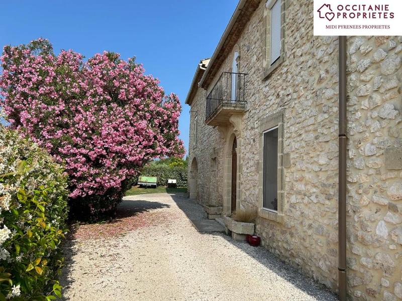 Demeure - 224 m² - 7 pièces