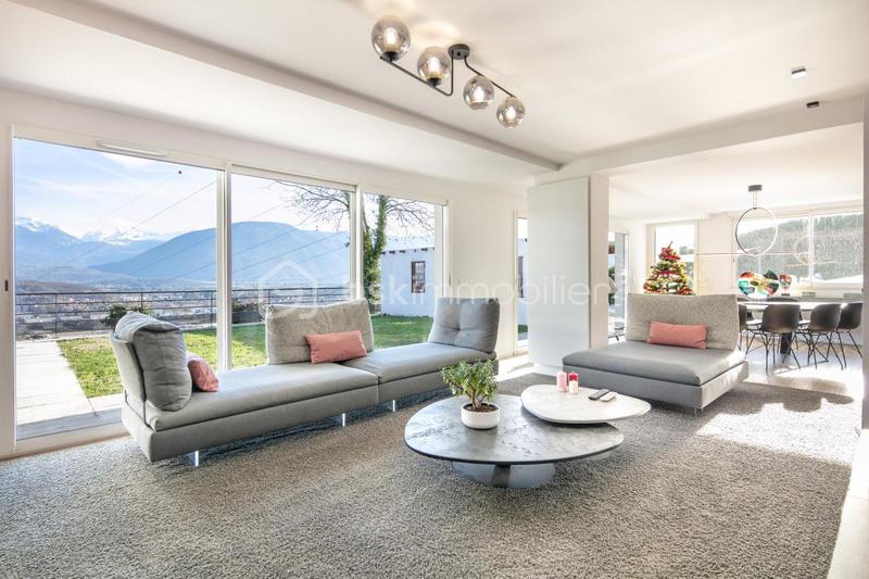 Maison - 200 m² - 6 pièces