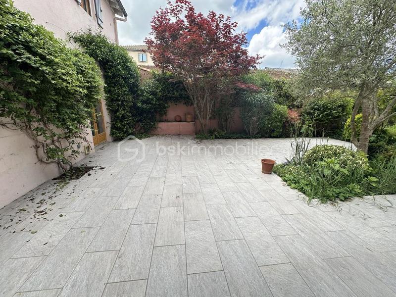 Maison de maîtres - 230 m² - 9 pièces