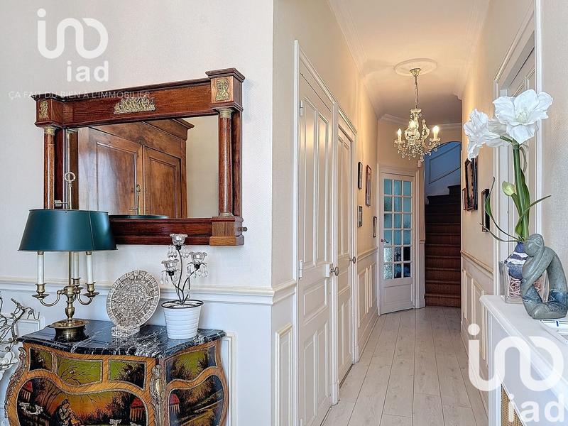 Maison - 200 m² - 8 pièces