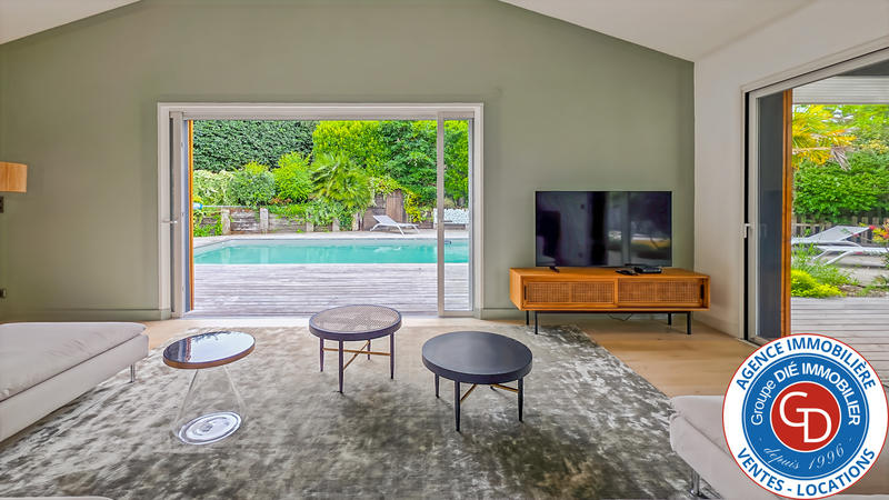 Maison - 200 m² - 6 pièces