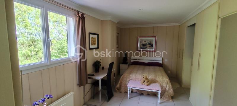 Propriété - 277 m² - 10 pièces