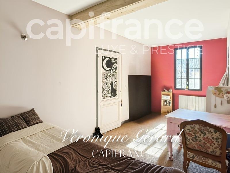 Propriété - 310 m² - 8 pièces