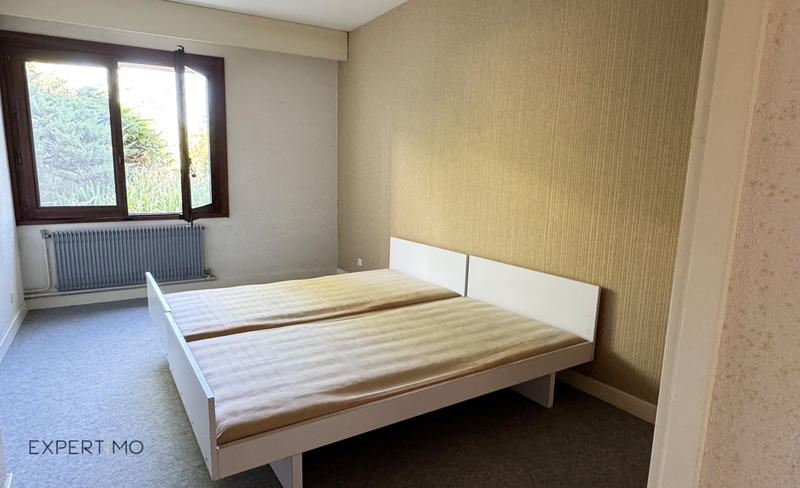 Propriété - 250 m² - 8 pièces