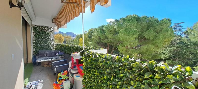 Appartement - 75 m² - 3 pièces