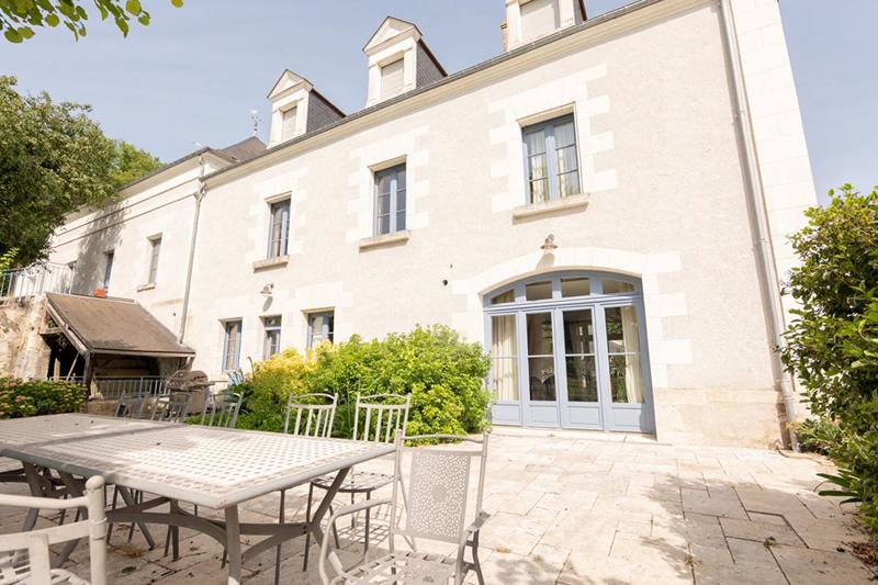 Maison - 407 m² - 11 pièces