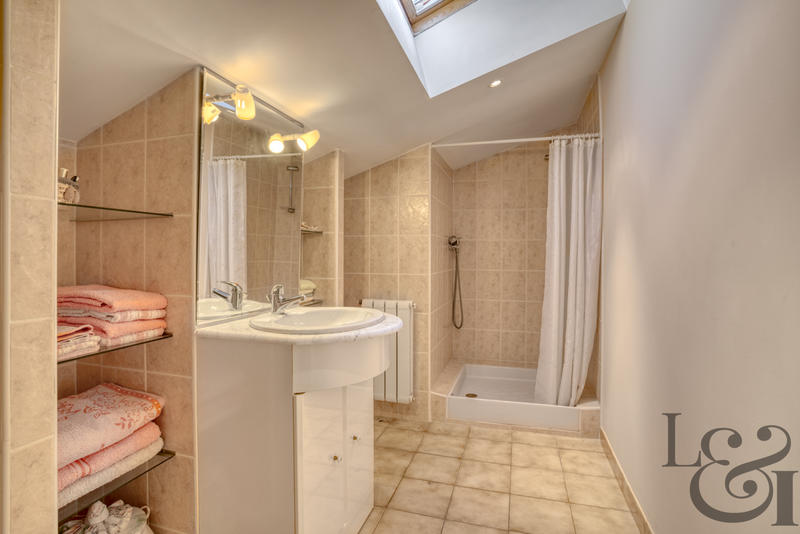 Maison - 182 m² - 6 pièces