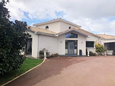 Maison d'architecte - 177 m² - 6 pièces