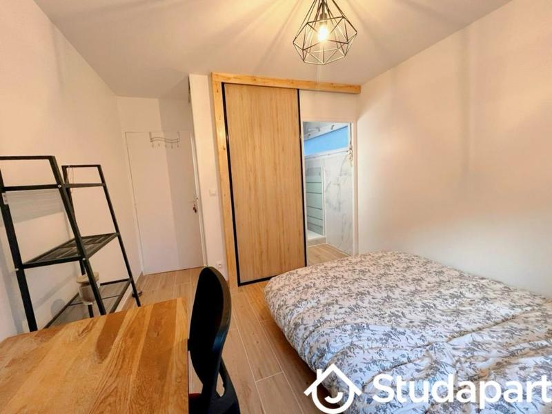 Chambre - 12 m² - 1 pièce