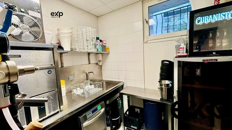 Fonds de commerce - Magasins - 1 118 m²