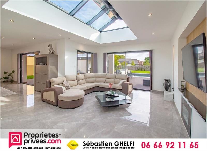 Maison - 207 m² - 7 pièces