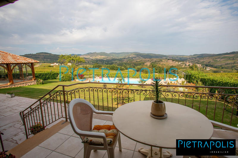 Maison ancienne - 400 m² - 16 pièces