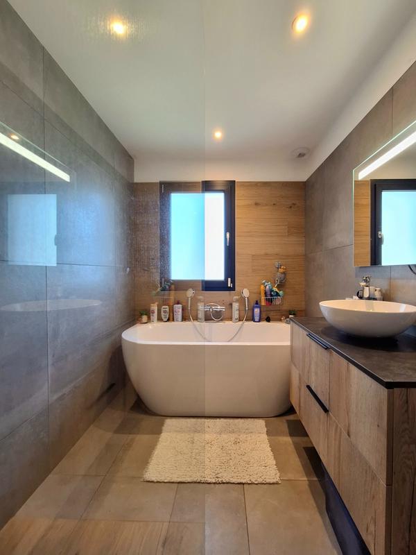 Maison - 136 m² - 5 pièces