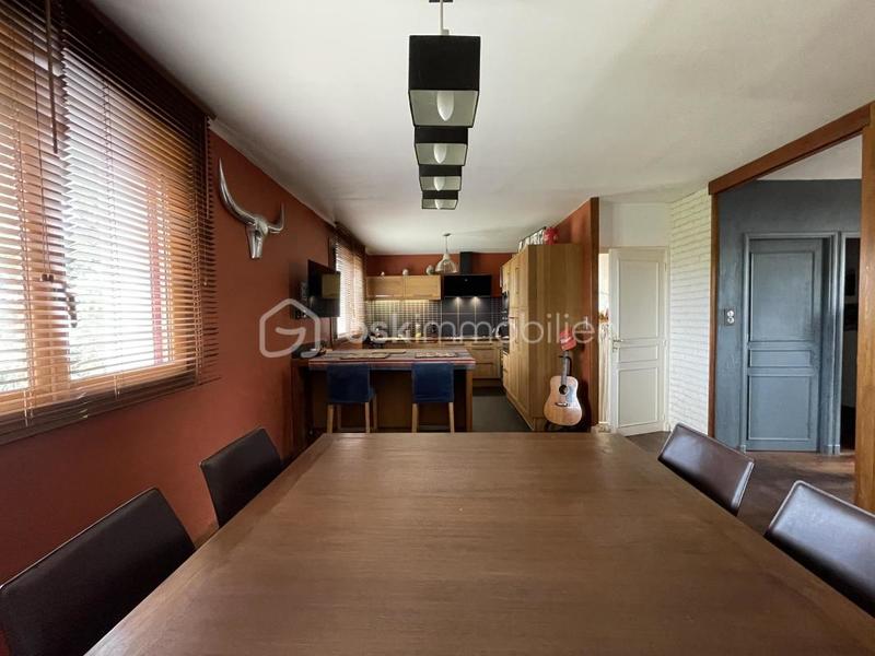 Maison traditionnelle - 175 m² - 6 pièces