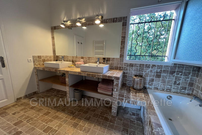 Villa - 280 m² - 10 pièces