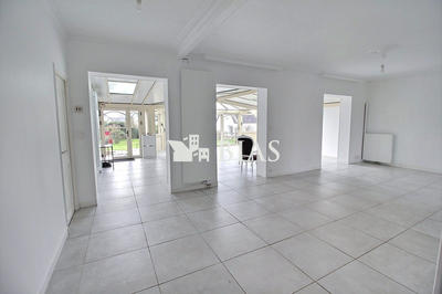Maison - 230 m² - 7 pièces