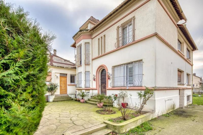 Maison - 225 m² - 6 pièces