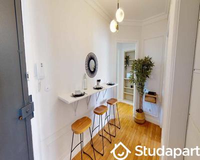 Chambre - 80 m² - 1 pièce