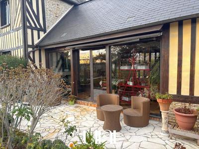 Maison - 220 m² - 8 pièces