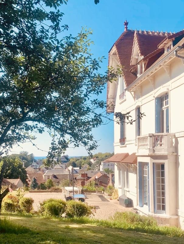 Maison de maîtres - 254 m² - 10 pièces