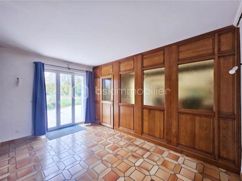 Maison traditionnelle - 192 m² - 10 pièces