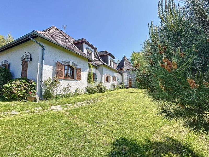 Maison - 264 m² - 7 pièces
