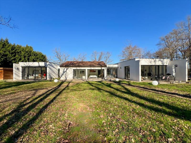 Maison - 198 m² - 5 pièces