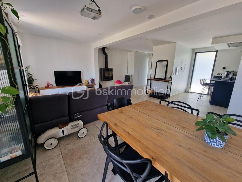 Maison - 94 m² - 5 pièces