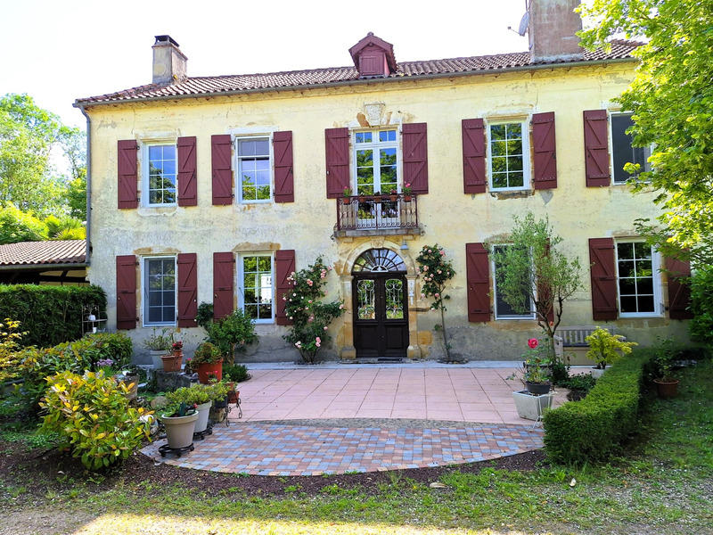 Maison bourgeoise - 219 m² - 6 pièces