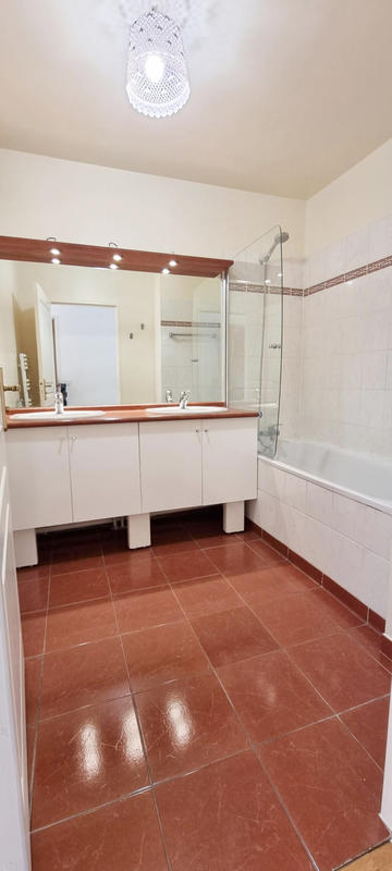 Appartement - 81 m² - 3 pièces