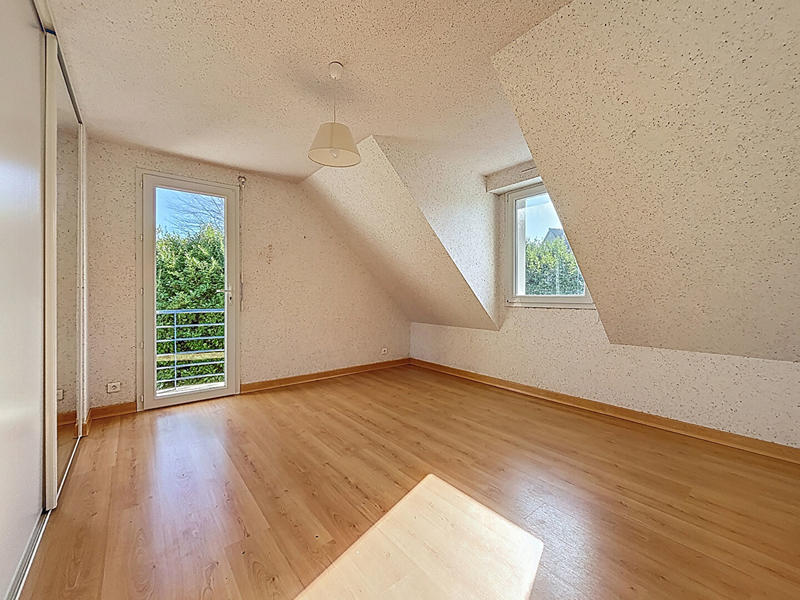 Maison - 175 m² - 8 pièces