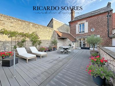 Maison - 207 m² - 9 pièces