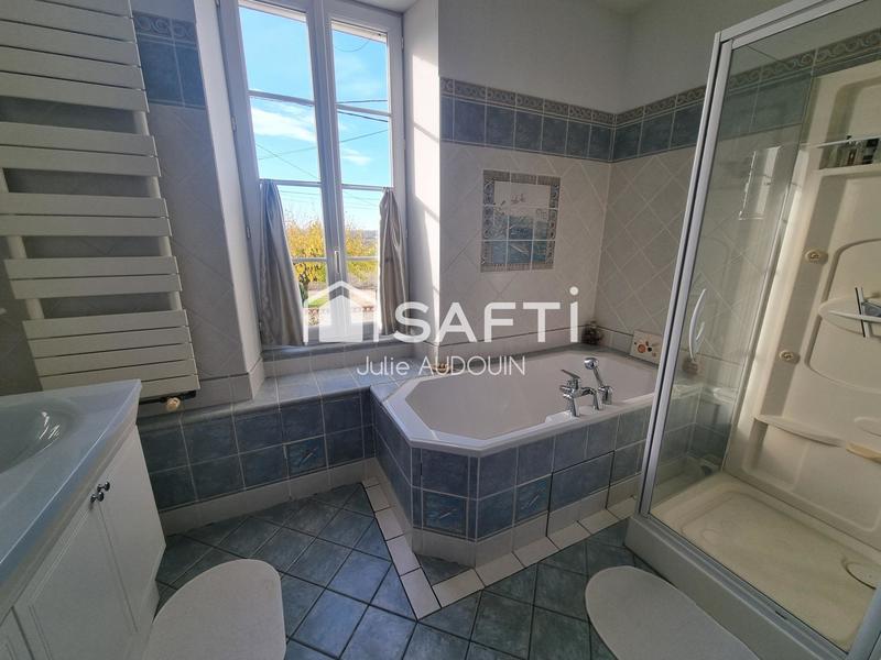 Maison - 250 m² - 8 pièces