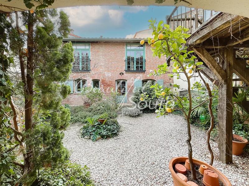 Hôtel particulier - 280 m² - 9 pièces