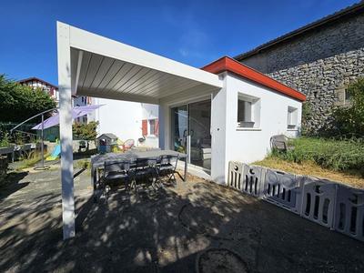 Maison - 99 m² - 4 pièces